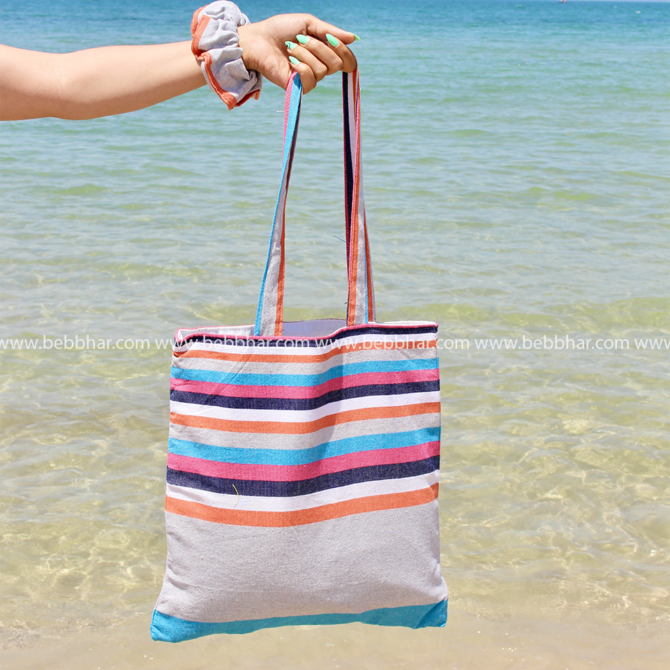 Lot de plage de 4 pièces en fouta tunisienne 100% coton composé d'une robe porte feuille, d'un sac d plage, une pochette fourre-tout et un chouchou pour les cheveux