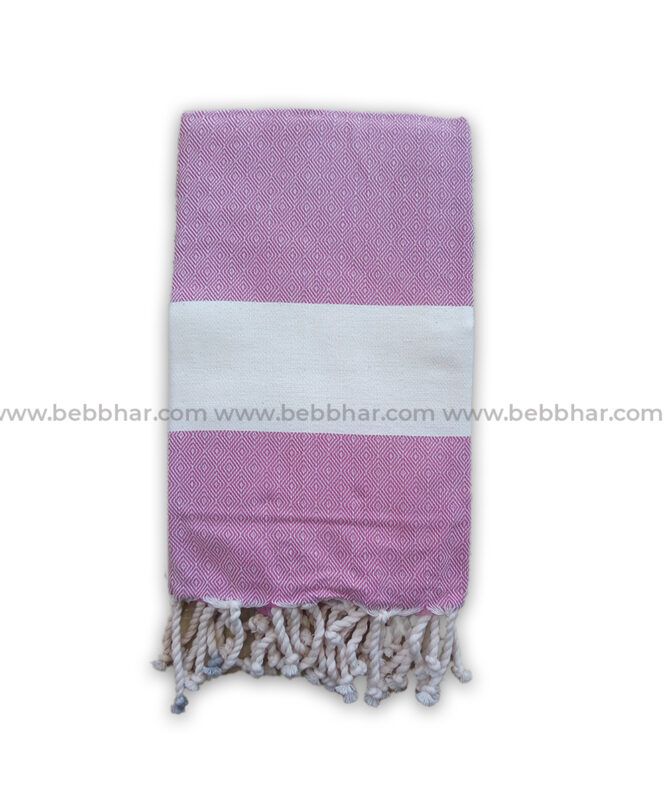 Fouta 100% coton de couleur rose vieux, elle est multi-usage comme serviette de plage ou de Hammam mais aussi dans la décoration comme nappe ou rideau,...